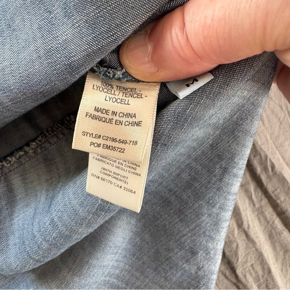Anthropologie Cloth & Stone Chambray Tencel Button Up Shirt. Size Medium. - Picture 11 of 15